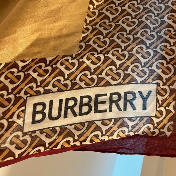 VINTAGE BURBERRY Very Large Silk Scarf ...Rare Find! - Picture 10 of 10